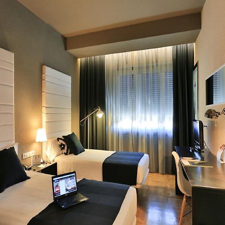 Habitus Hotel Leyre Памплона Экстерьер фото