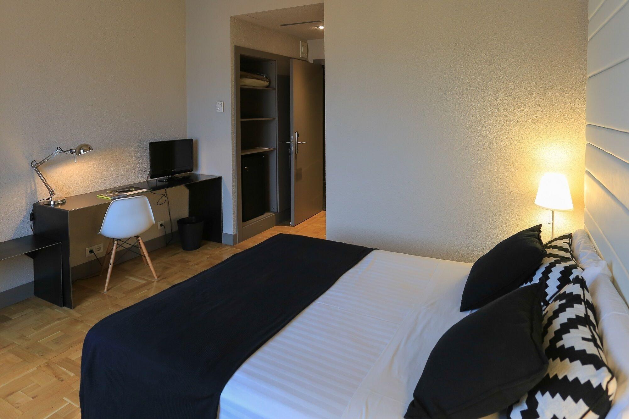 Habitus Hotel Leyre Памплона Экстерьер фото