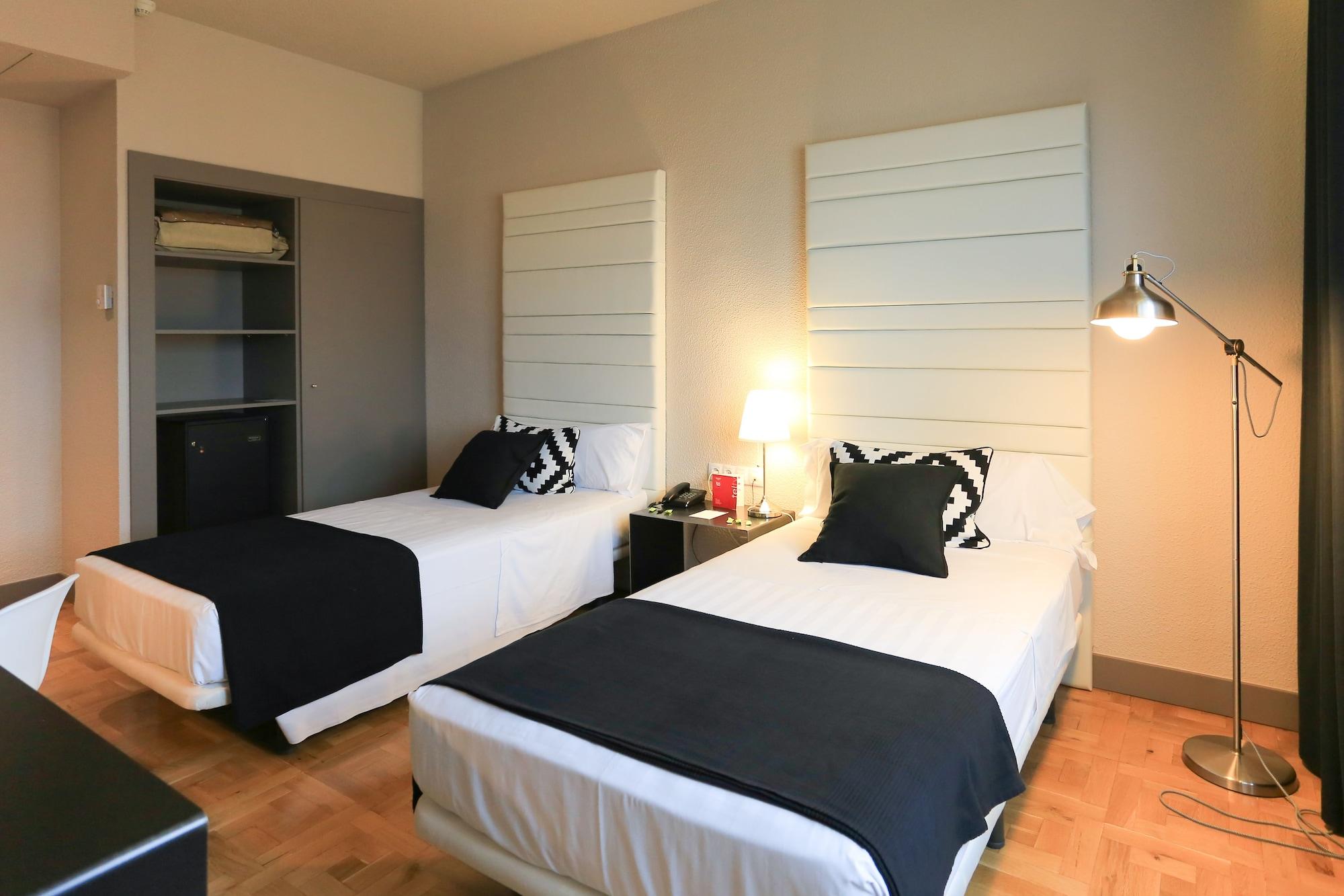 Habitus Hotel Leyre Памплона Экстерьер фото