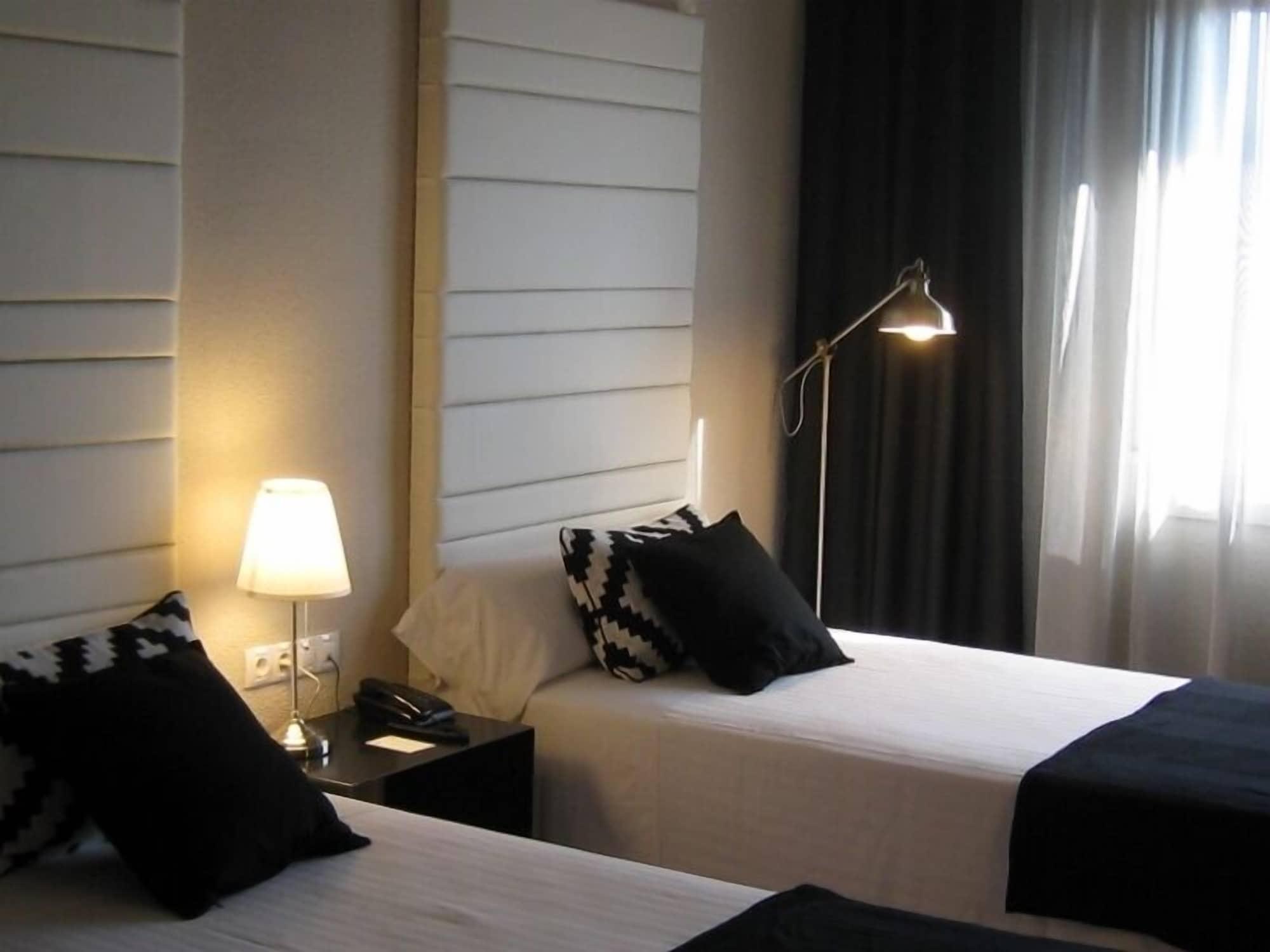 Habitus Hotel Leyre Памплона Экстерьер фото