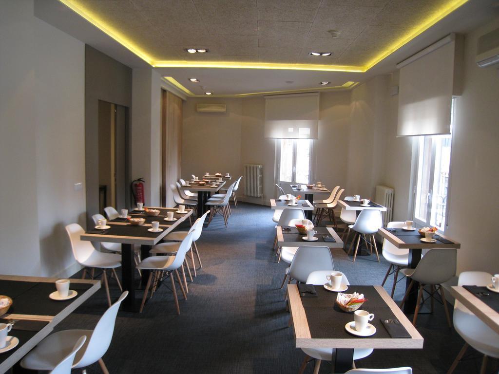 Habitus Hotel Leyre Памплона Экстерьер фото